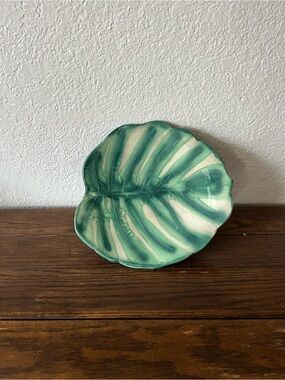 Kani of Hawaii Green Leaf Decorative Plate - Home Art Accent